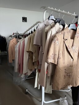 Dámské kostýmy a obleky - 2