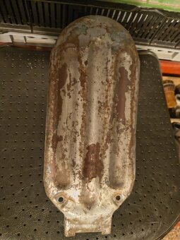 Původní nosič na blatník Stadion S22 - 2