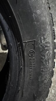 1ks pneu 235/55R17 zimní - 2