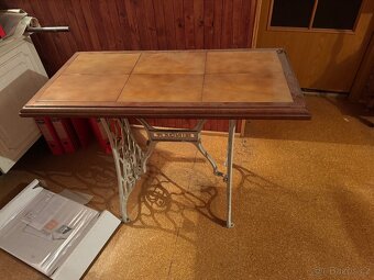 Stůl ze šicího stroje singer - 2