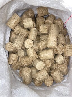 Dřevěné brikety - 2