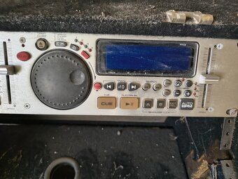 Část Omnitronic CDP-600 s case - 2