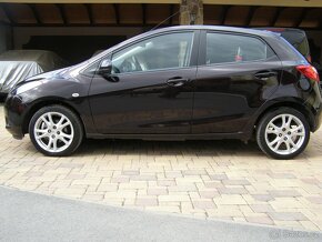 Mazda 2 1.4i 1 majitel  po STK 2x kola - 2