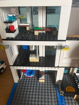Lego 7498 Policejni stanice - 2