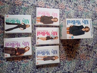 Prodám DVD Ally McBeal, celá sada za 150 Kč - 2