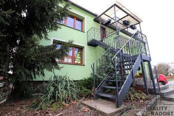 Pronájem velkého (100m²) podkrovního bytu bytu 3+kk v Ivanč - 2