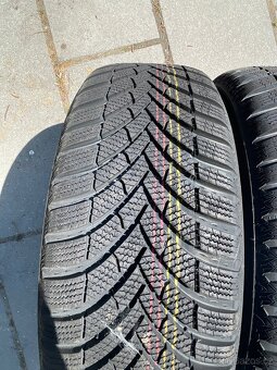 Dvě nové zimní pneu 205/55/16 Semperit - 2