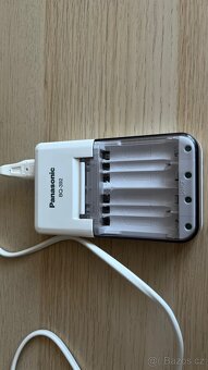 Nabíječka baterií Panasonic - 2