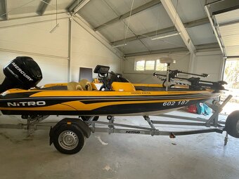 Nitro 5,6m - Americký rybářský člun - bass boat - 2