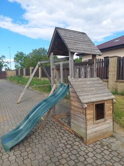 Dětský zahradní domek s houpačkou a skluzavkou - 2