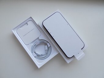 APPLE iPhone 15 256GB Black - ZÁRUKA - NEPOUŽIT - 2
