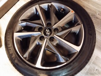 Originál ALU kola Hyundai i30 R17 + letní pneu - 2