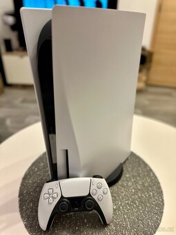 PS5 s mechanikou a zárukou - 2