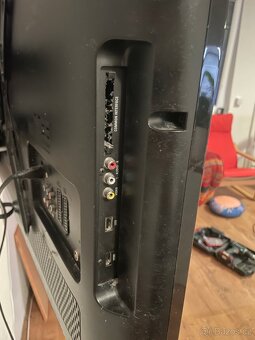 LCD TV 42”, Set top box dvbt2, drzak TV na zed - 2