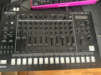 Roland TR-8S - 2