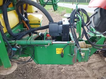 postřikovač John Deere 840 - 2