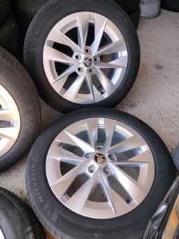4ks alu disky orig. Škoda 5x112 R17 pneu 205/55 R17 5mm - 2
