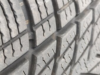 Prodám použité zimní pneumatiky 2ks. Goodyear Ultragrip - 2