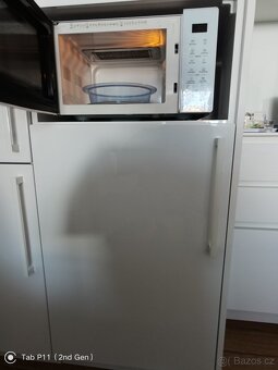 Prodám mikrovlnou troubu Whirlpool 25 bílá - 2