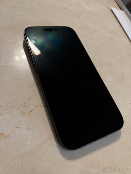 Prodám Apple iPhone 16 Pro 128GB černý - baterie 100% stav - 2