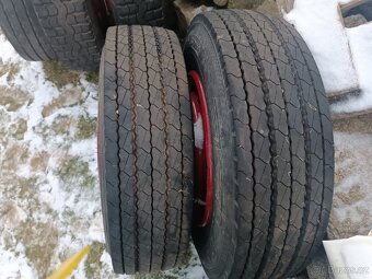 Prodám nákladní pneu 215/75/17.5 - 2