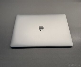 Apple MacBook Pro 15" (2018) - TOP STAV - 2