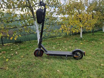 Elektrická koloběžka Xiaomi mi scooter pro 2 nová baterie - 2