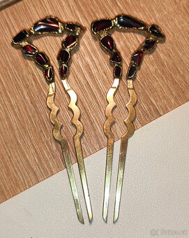 Jehlice do vlasů s granáty. - 2