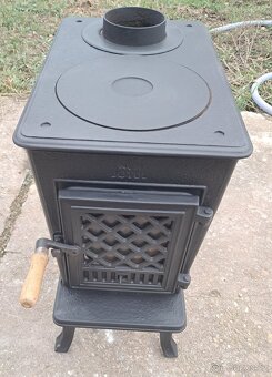 Jotul f602 N  varnou plotnou výkon 4-7 - 2