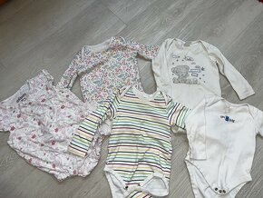 SLEVA Oblečení 40 ks na holčičku 74/80 - 2