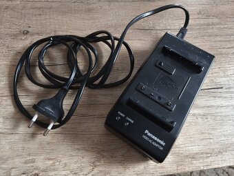 Nabíječka baterií do videokamery Panasonic - 2