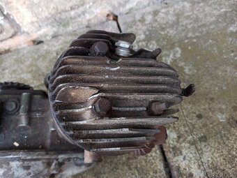 Motor ČZ 250 sport - 2