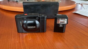 OLYMPUS XA + blesk A11 - 2