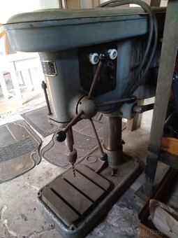 Stolní vrtačka V20A - 2