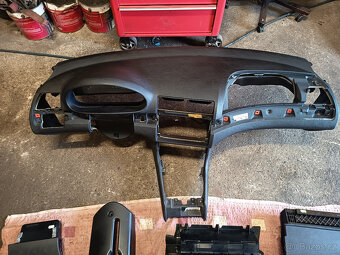 BMW E46 palubní desku +doplňky - 2