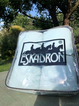 Eskadron světle modré bandáže - 2