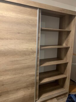 Šatní skříň - 2