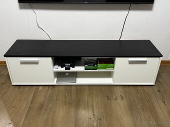 Stolek pod TV s UP - 2