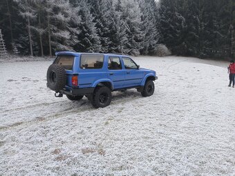 Toyota Hilux Surf - 2