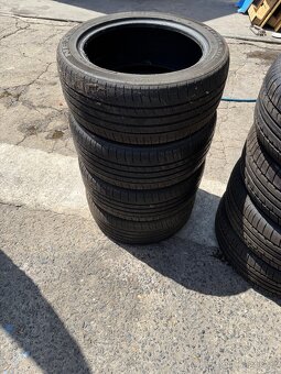 Prodám gumy 215/50 r17 95V letni zn. Nexen - 2