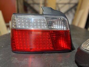 BMW e36 sedan zadní LED světla - 2