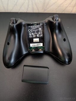 Xbox 360 ovladač - 2