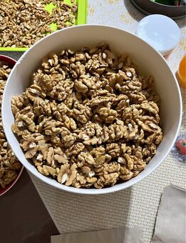 Loupané lískové a vlašské ořechy 🌰 - 2