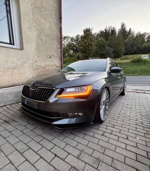Škoda superb 3 2.0tdi 110kw BEZ Ad blue - 2