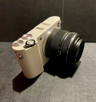 Xiaomi Yi M1 20MPx/4K + Olympus Zuiko 14–42 mm – Micro 4/3 - 2