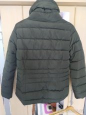 Zimní khaki prošívaná teplá bunda Lindex - 2