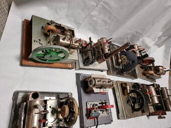 Modely parních strojů 8 ks - 2