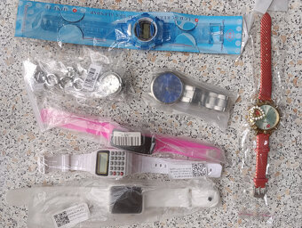 Set nových hodinek  - 2