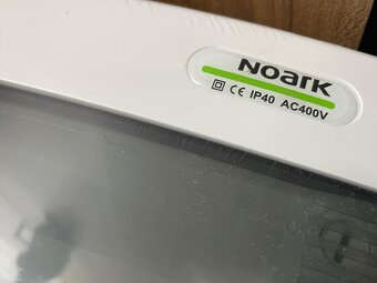 Rozvaděč a jističe (komplet) - 2