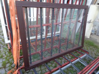 výkladec (okno fix) prodejny - 2